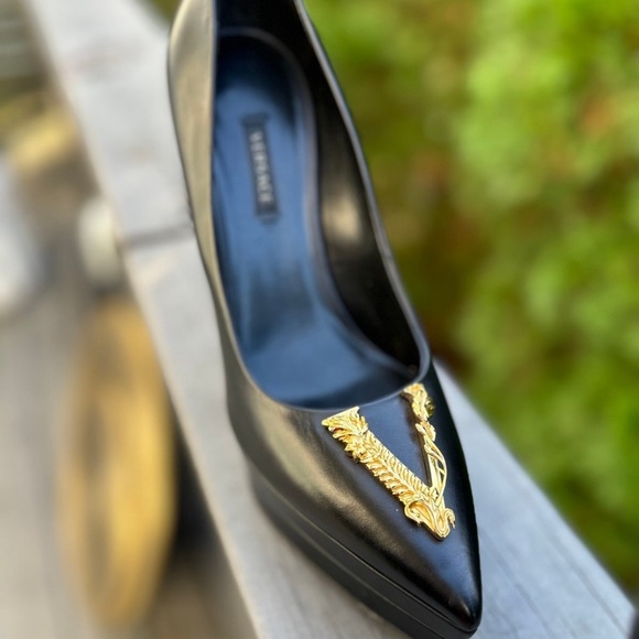 SOLD ON MERCARI ✅VERSACE VIRTUS Pumps - Picture 6 of 10
